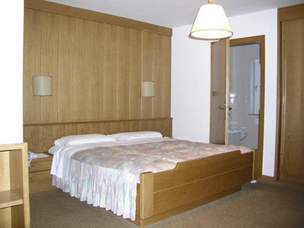 Hotel Garni Soreie Pozza di Fassa Pokoj fotografie