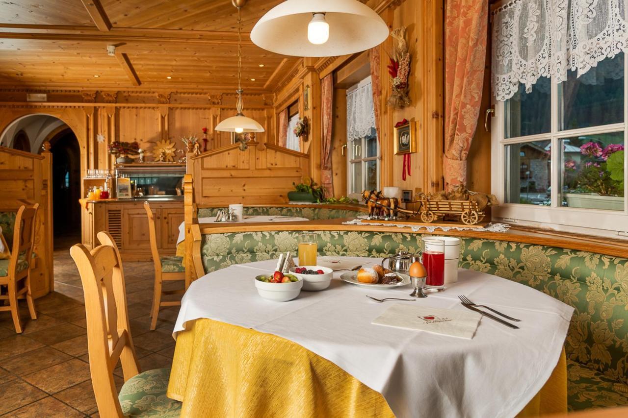 Hotel Garni Soreie Pozza di Fassa Exteriér fotografie